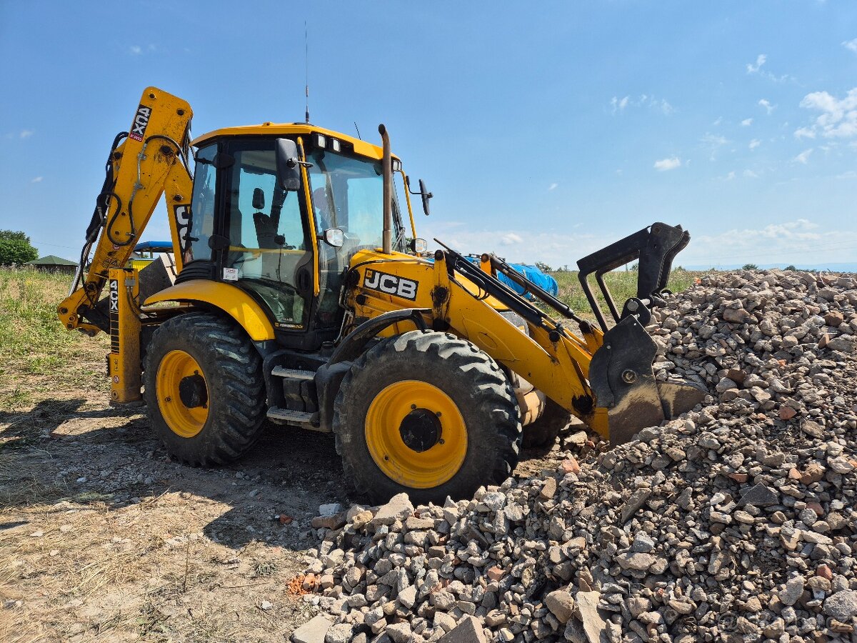 Traktorbagr JCB 4CX - 4