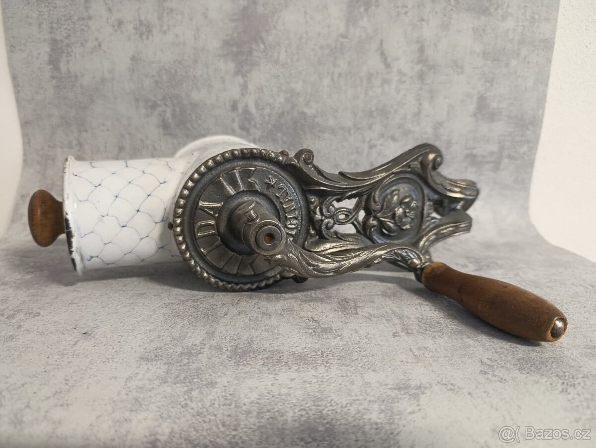 Krásný velký mlýnek na strouhanku IDA se smaltem. - 4