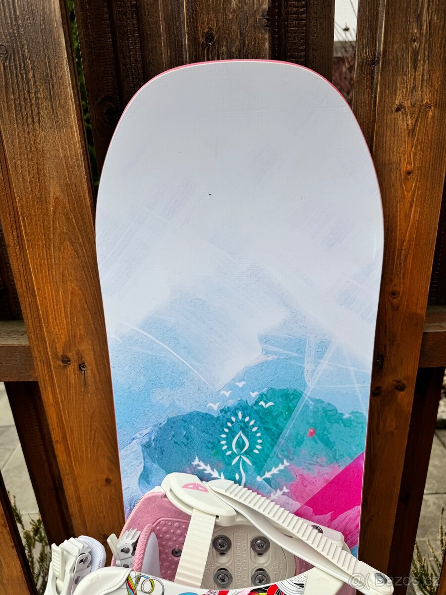 Nový snowboard s vázáním a botami - 4