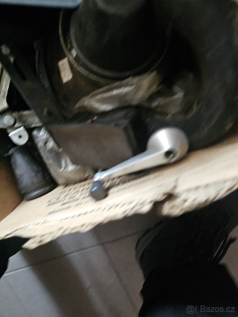 Prodám náhradní díly na nějakého veterána. - 4