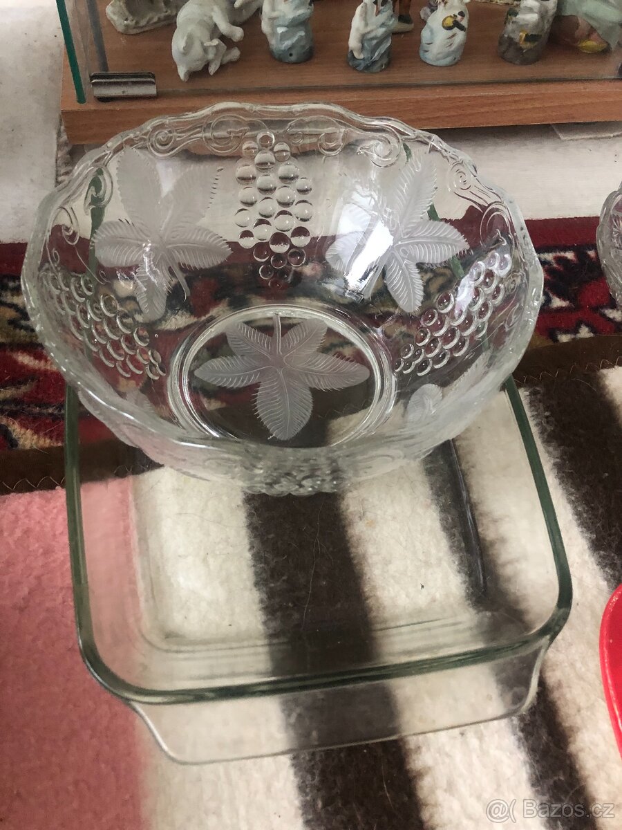 Hrnečky,mísy,bábovky, - 4