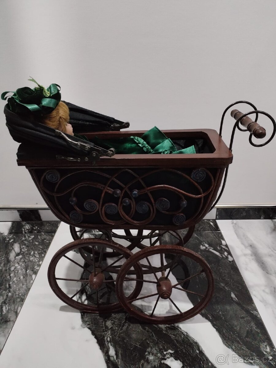 Starožitný kočárek pro panenky - 4