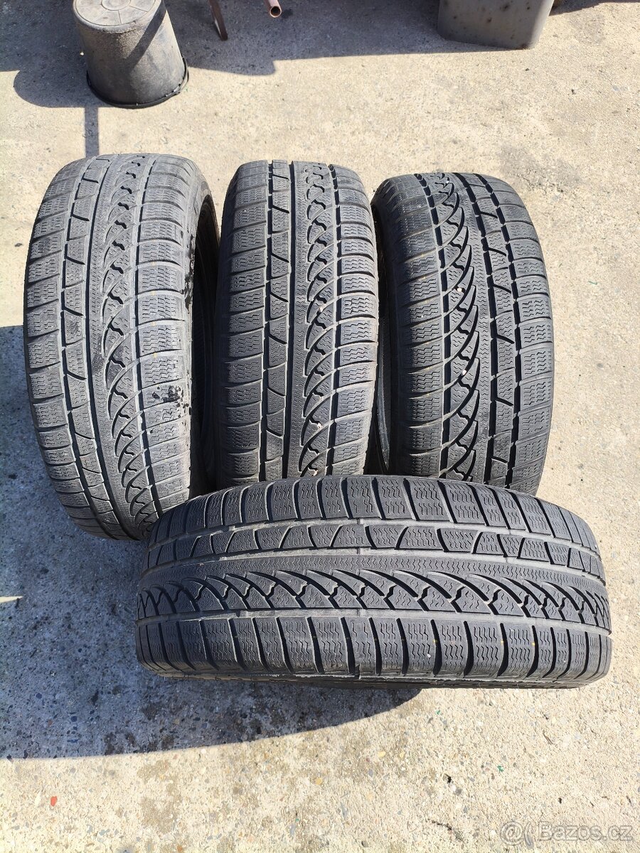 Pneu 215/65/15 4ks sada - 4