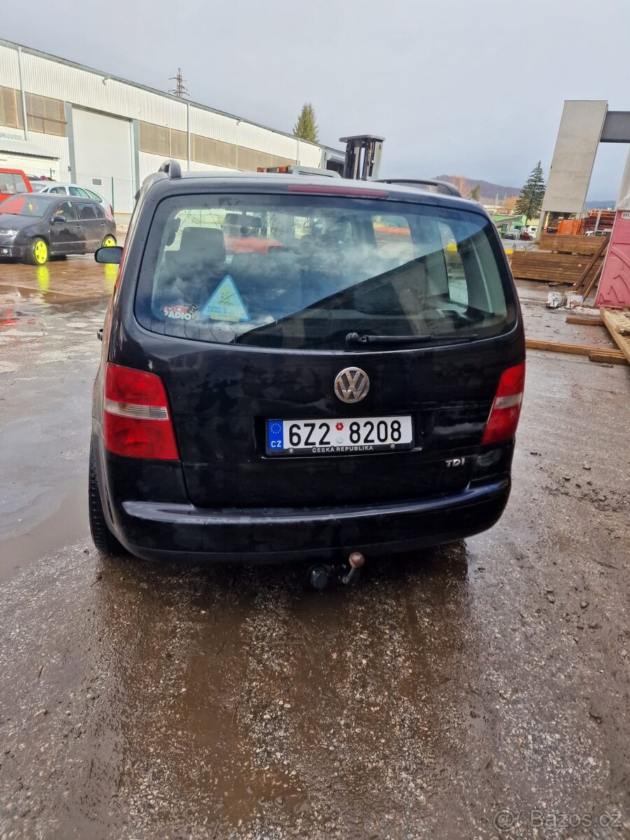 Volkswagen Touran - 4