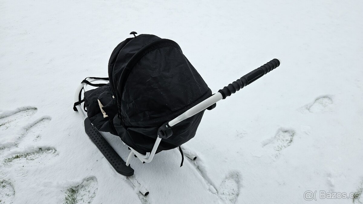 Kovové sáňky s madlem - kočárek - 4