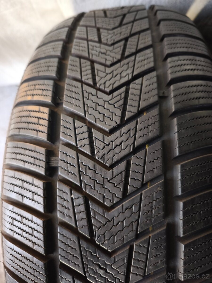 235/55 r18 zimní pneumatiky na SUV 7-7,5mm - 4