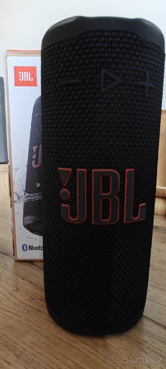 Přenosný reproduktor JBL Grip černý - 4