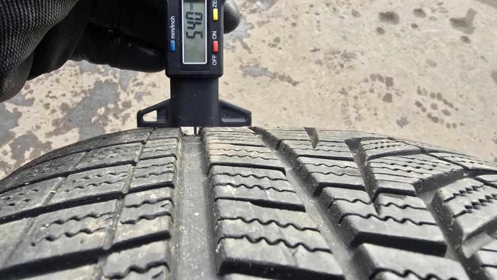 Zimní pneumatika 225/50/17 Hankook - 4