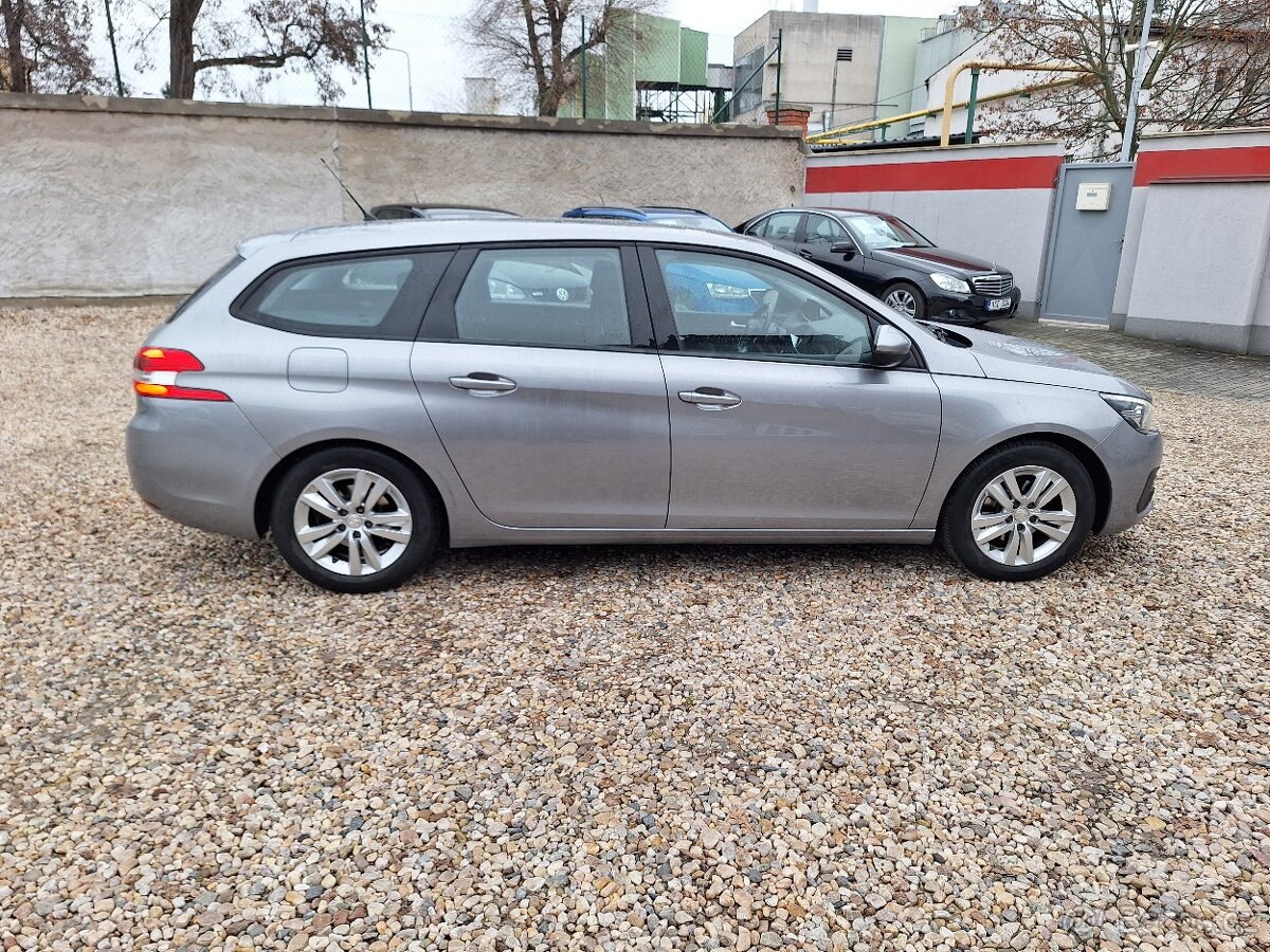 Peugeot 308 1.6HDi 88KW SW Nové v ČR +Zimní kola, S.Kniha - 4