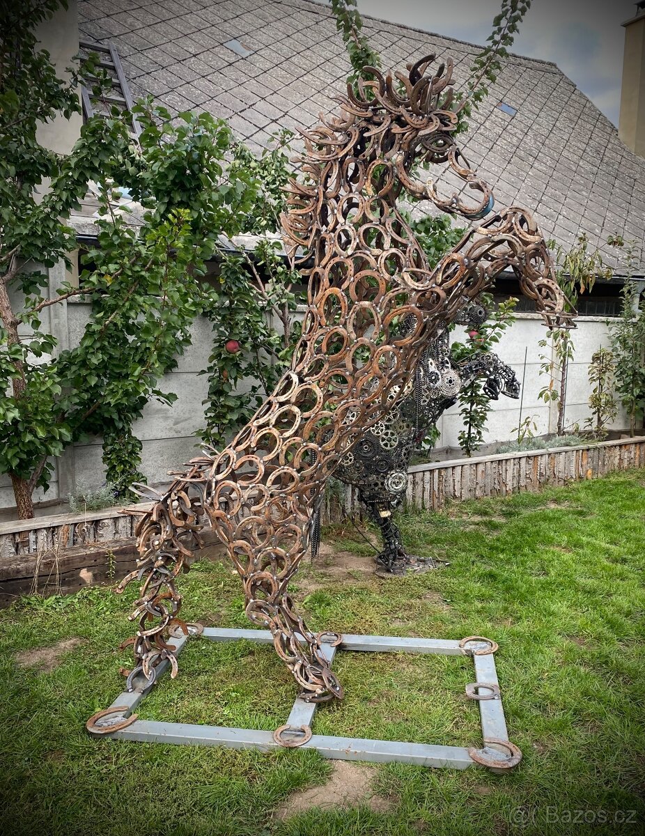 Nabízím koně z podkov - 4