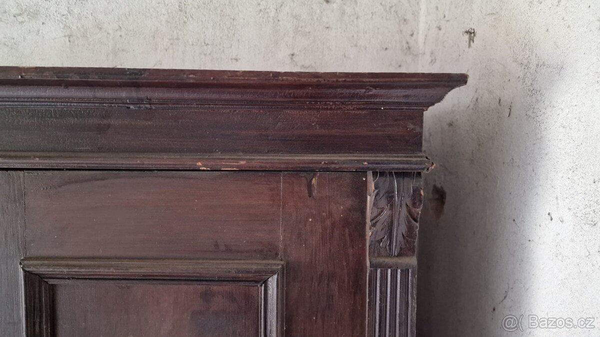Starožitná skříň - 4