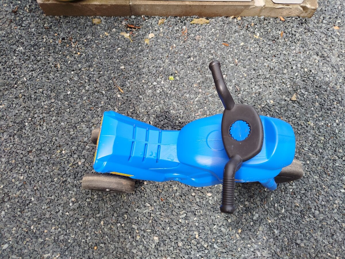 Modré odrážedlo - 4