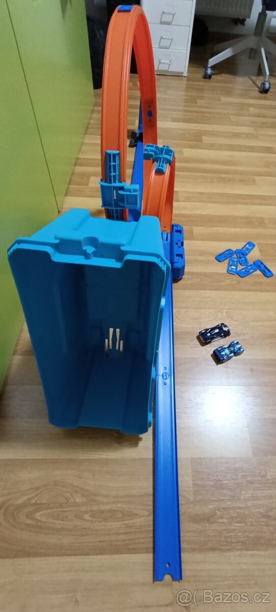 Hot Wheels dráha se dvěmi autíčky - 4