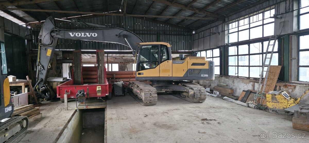 Pásové rypadlo Volvo EC 220Dl - 4