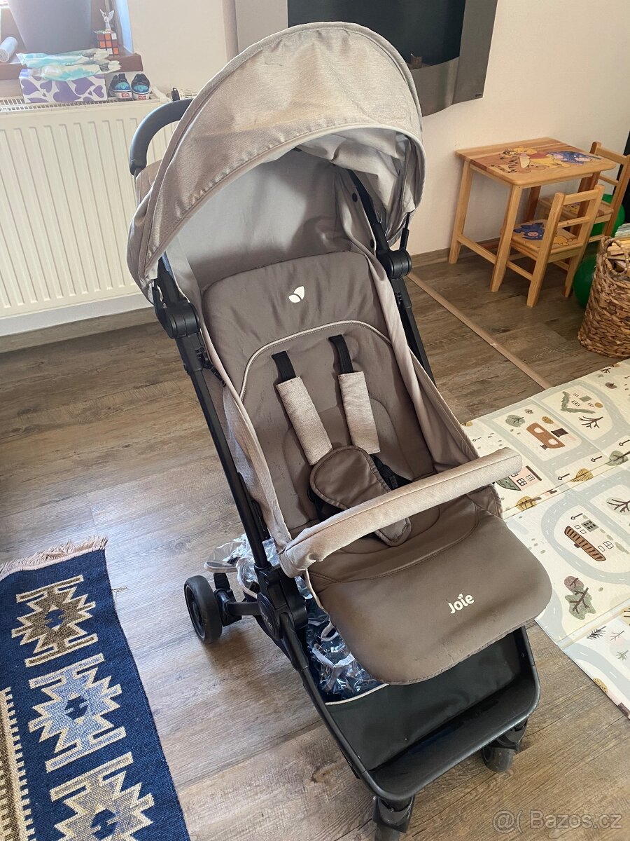Cestovní kočárek Joie Pact - 4