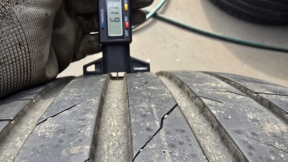 Letní pneu 245/40/19 Hankook - 4