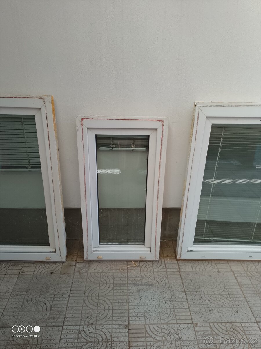 Prodám tři plastová okna - 4