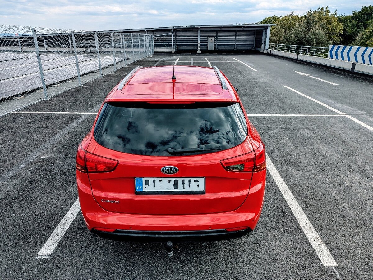 Kia Ceed kombi 1.6 GDI 99 kW Exclusive - 4