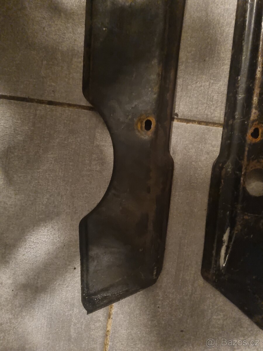 Kryty řetězu, prsíčka,kryt sání a podlážka babetta 207 - 4