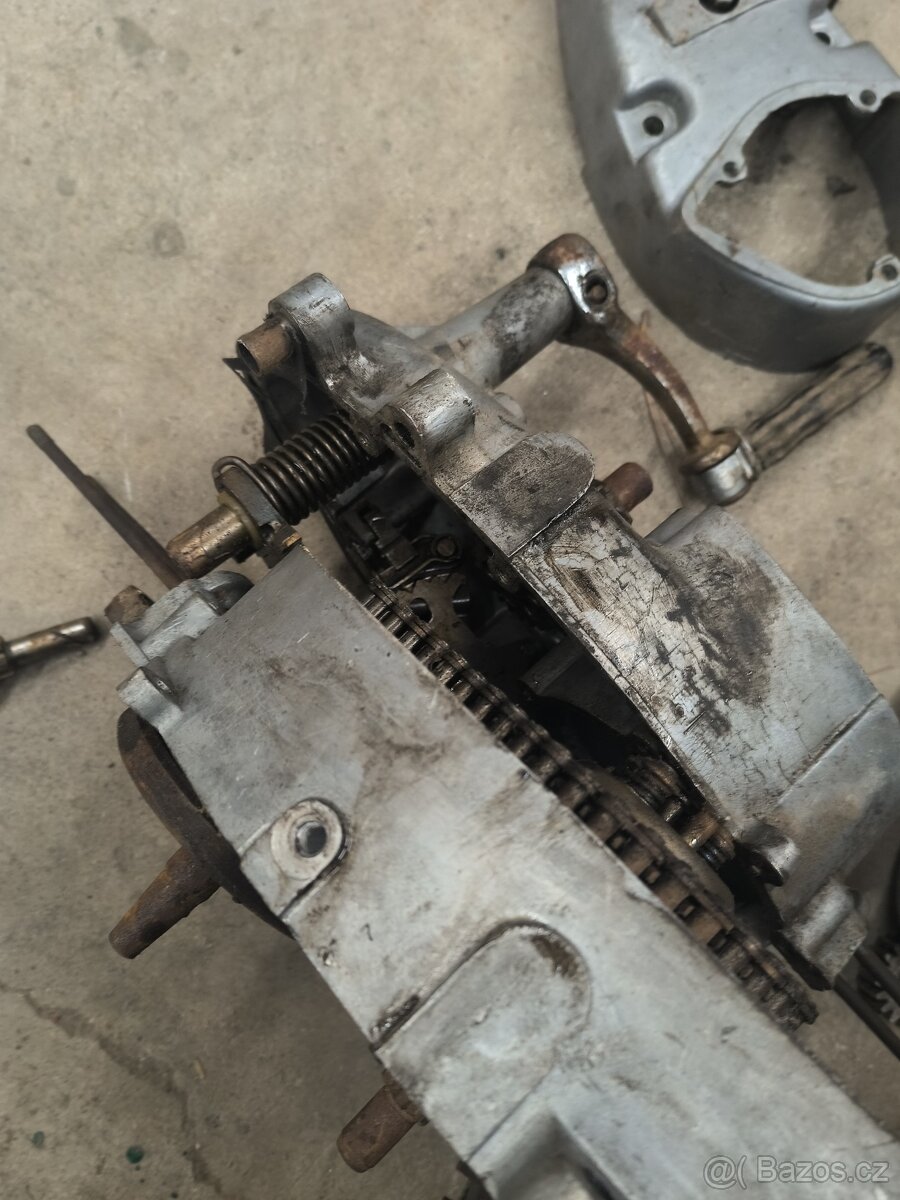 Jawa pionýr polomotor - 4