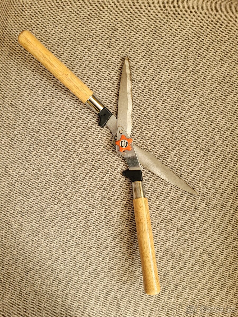 Zahradní nůžky na keře a živé ploty - 4