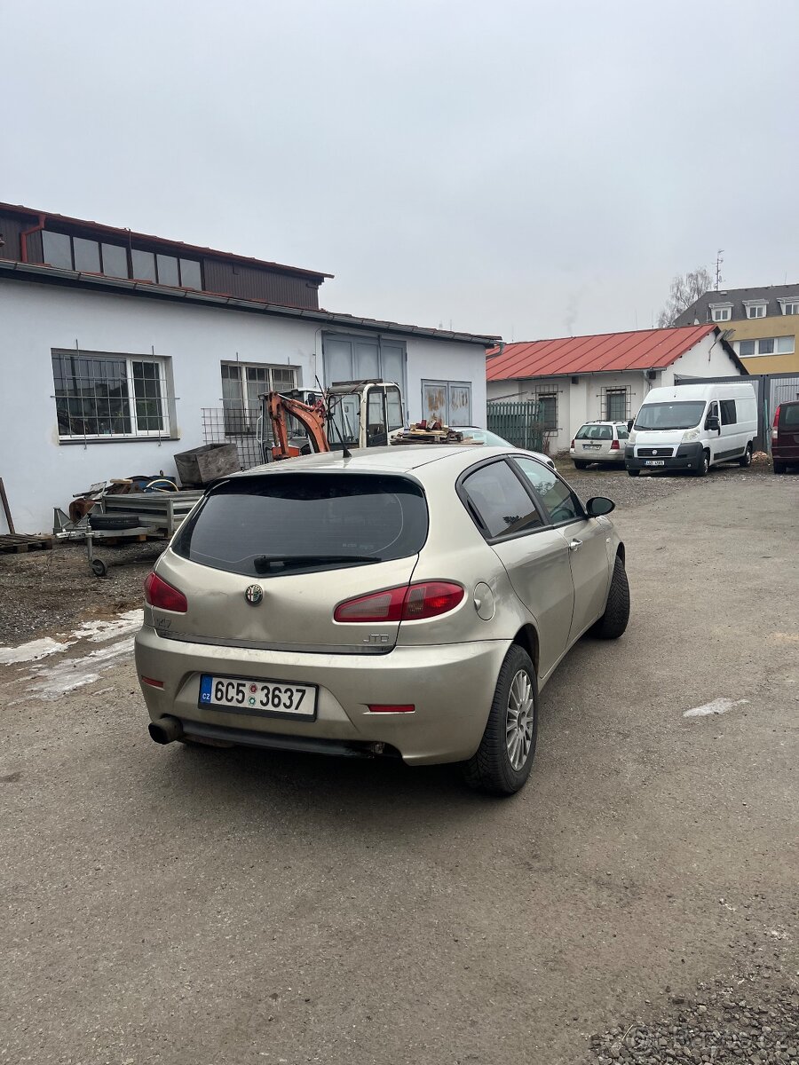 Alfa Romeo 147 1,9jtd 85kw - 4