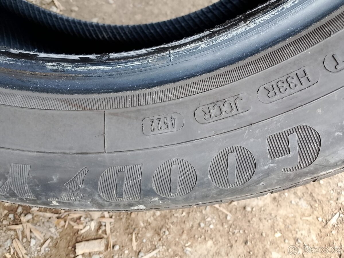 215/55/17 94v Goodyear - letní pneu 2ks - 4