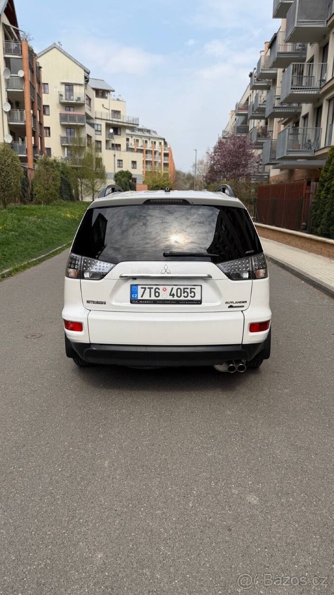 Mitsubishi Outlander 2.2d, automatic - 4