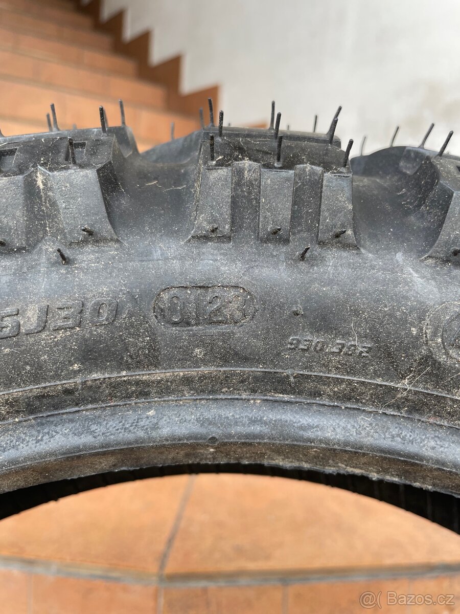 Motocyklová cestovní enduro 150/70B17
