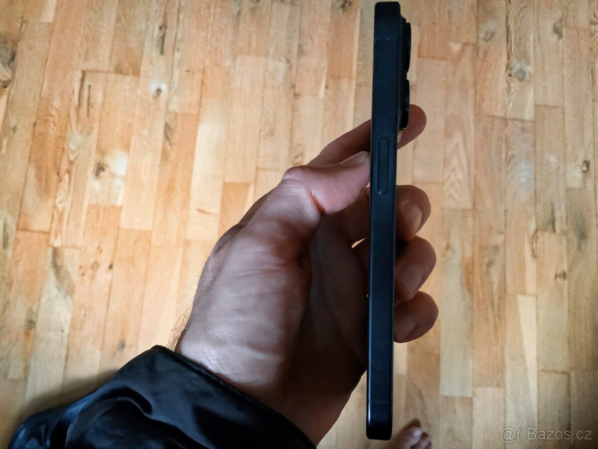 ZAREZERVOVANÉ-iPhone 15 Pro 256GB Black Titanium Krásný stav - 4