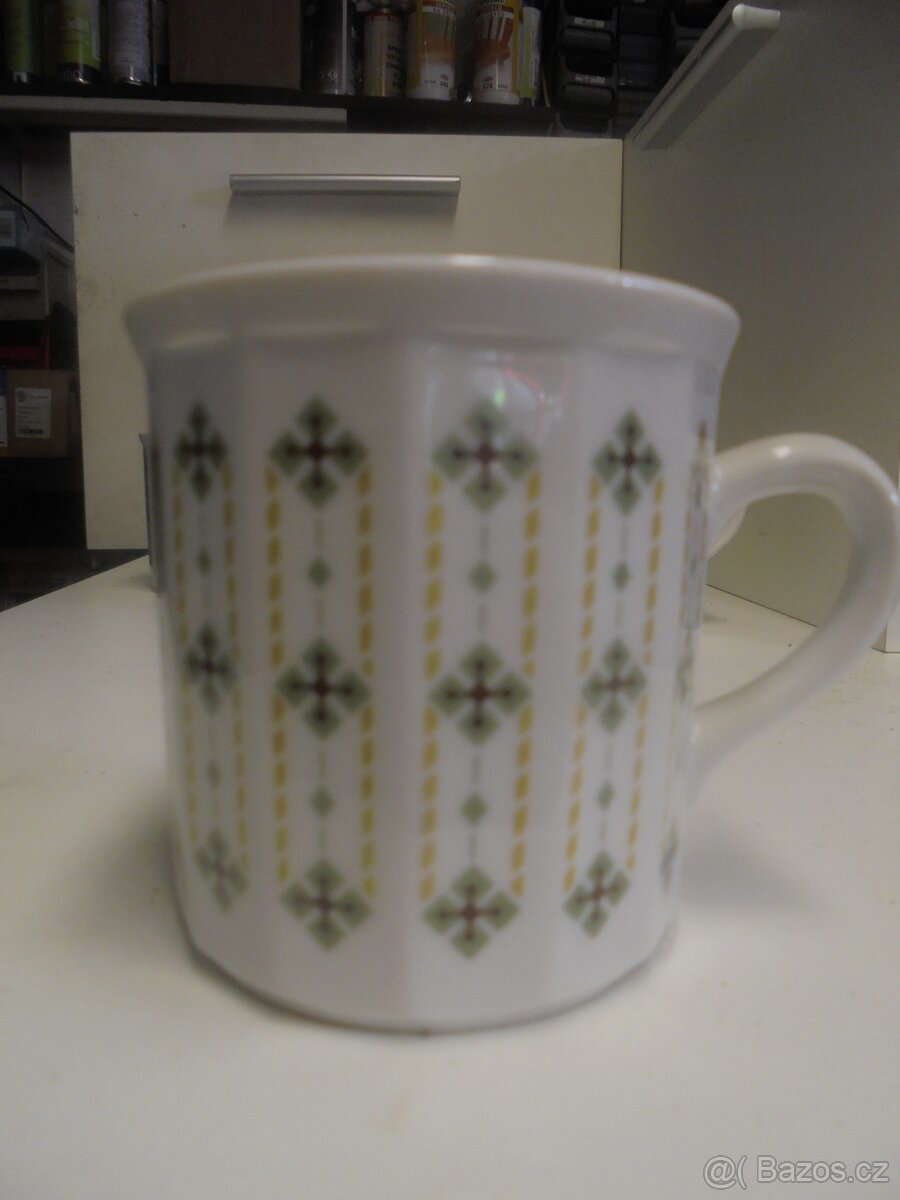 sady hrnečků - 4