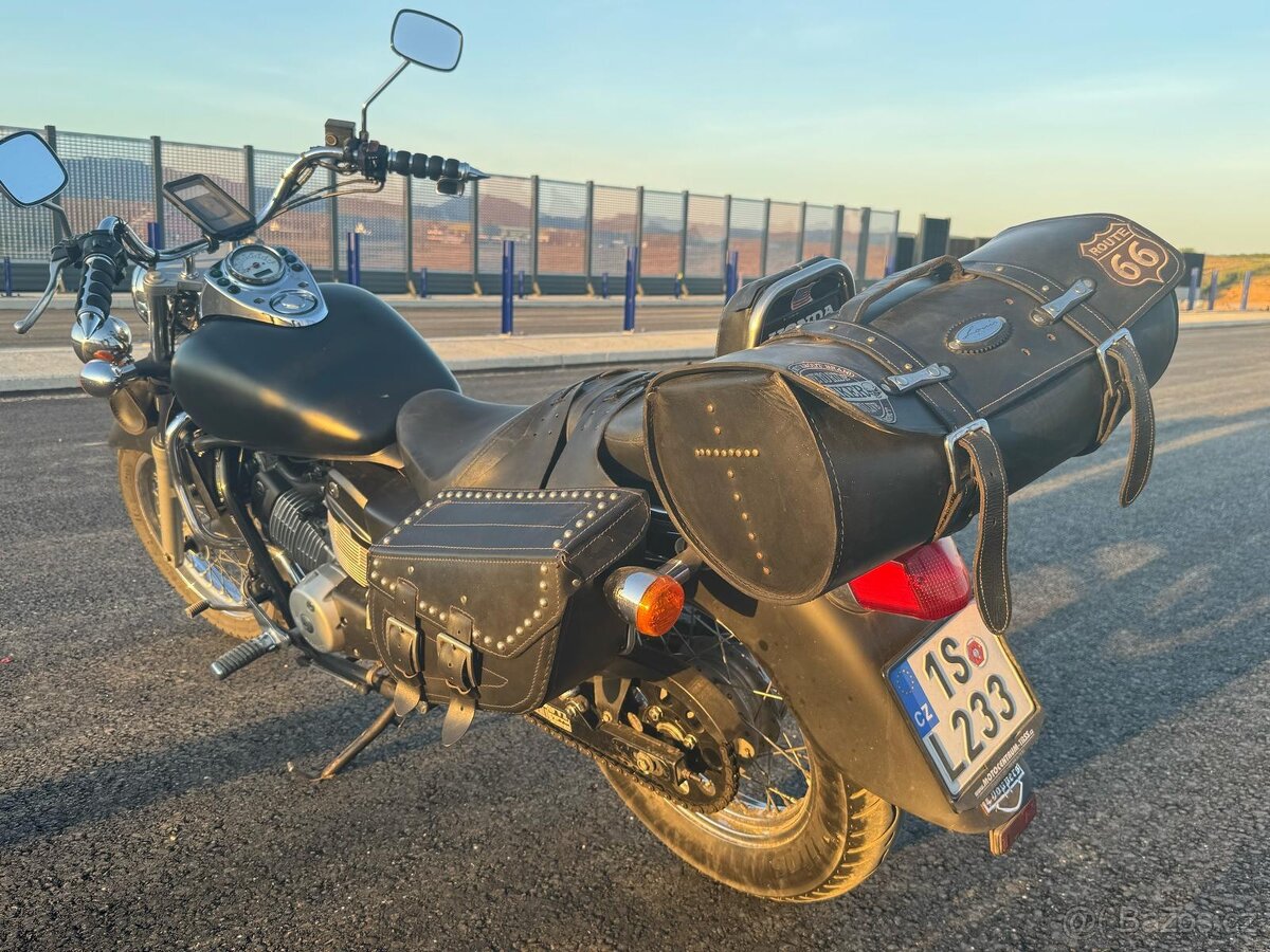 Honda Shadow VT125 - 4