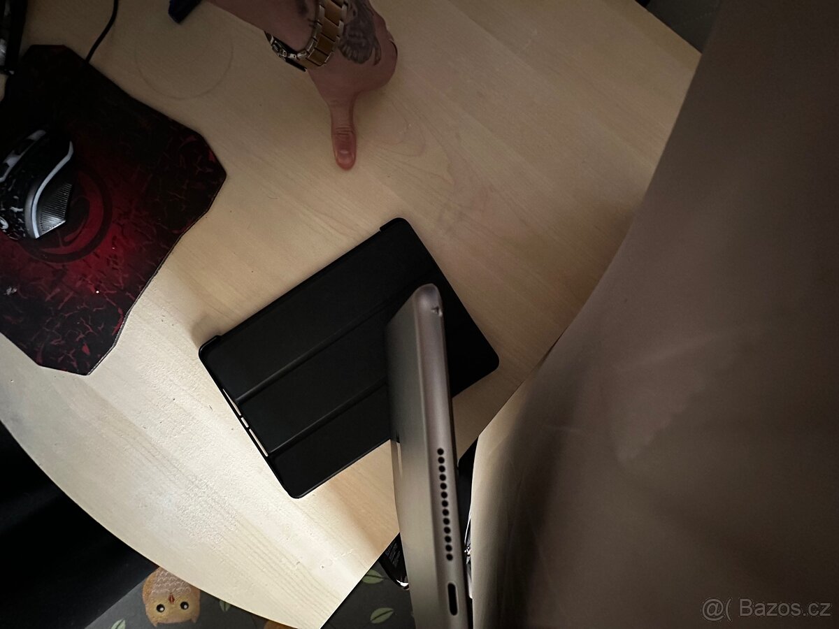 Apple iPad 6 gen - 4