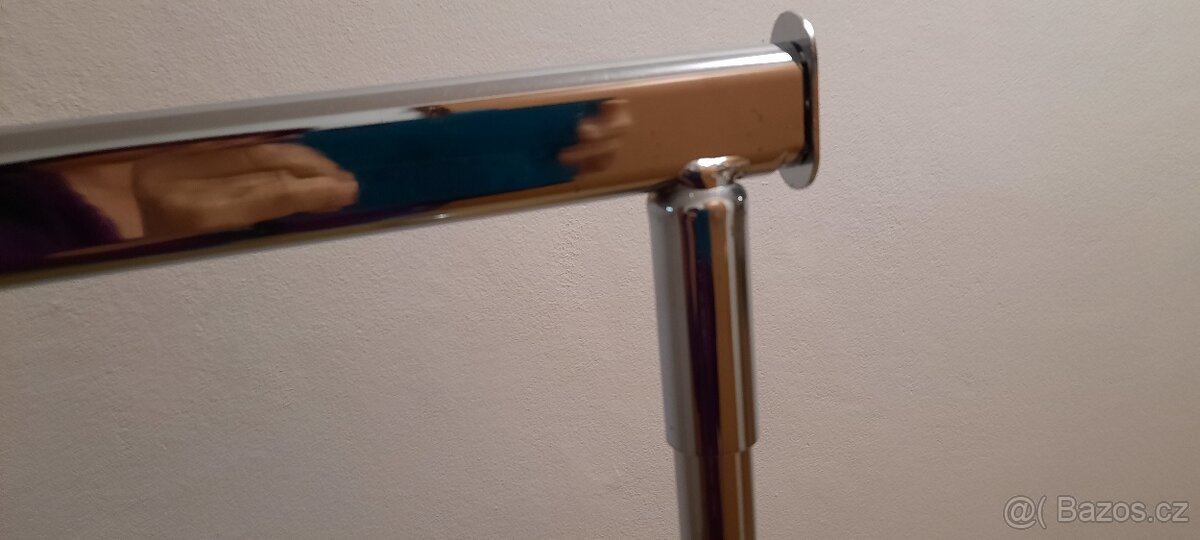 kovový stojan - štendr - 4