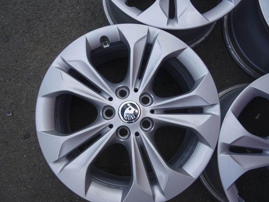 Alu disky Škoda 17", 5x112, ET 52, šíře 7,5J - 4