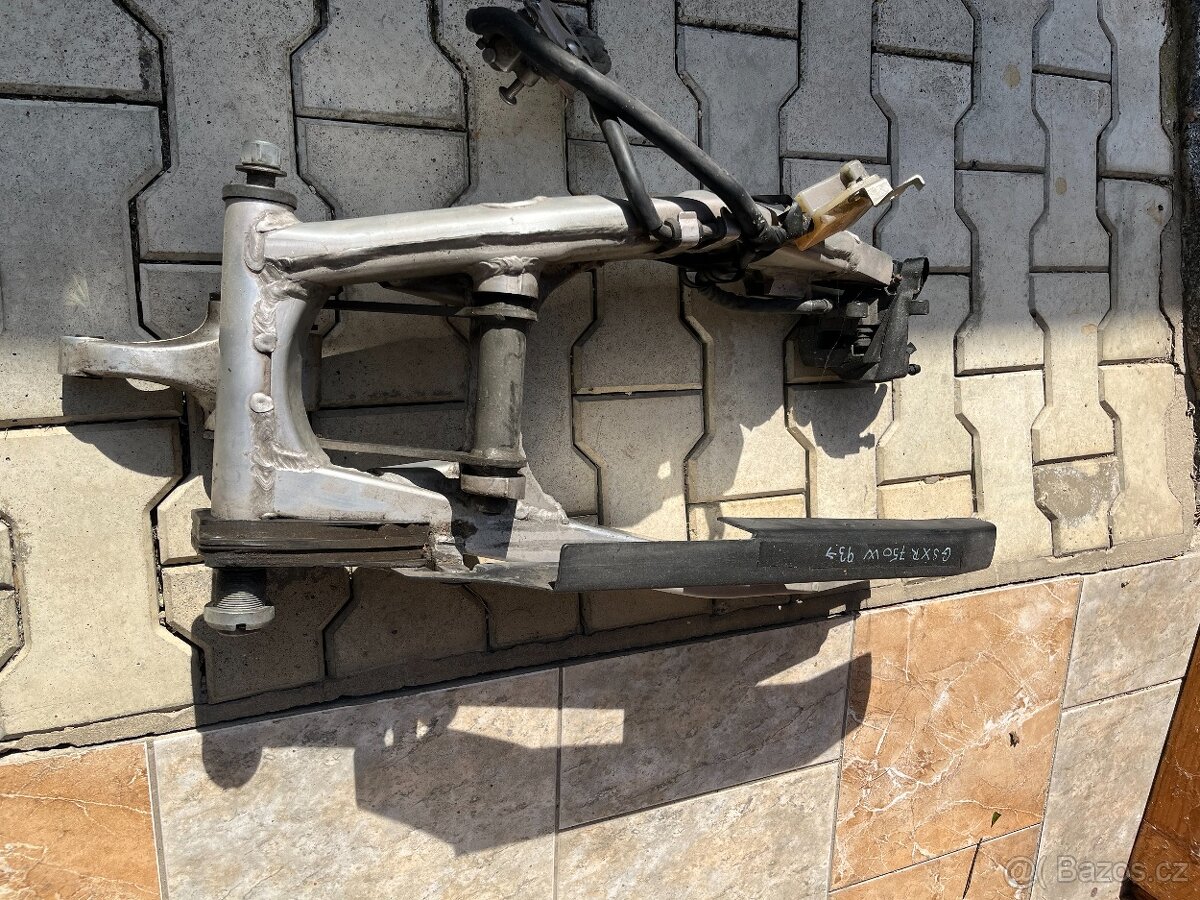 Suzuki GSXR 750 W - 4