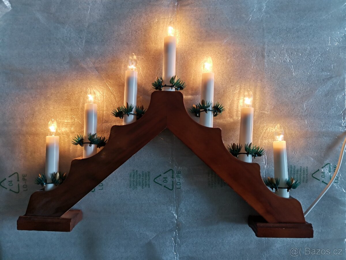Prodám dva dřevěné svícny - 4