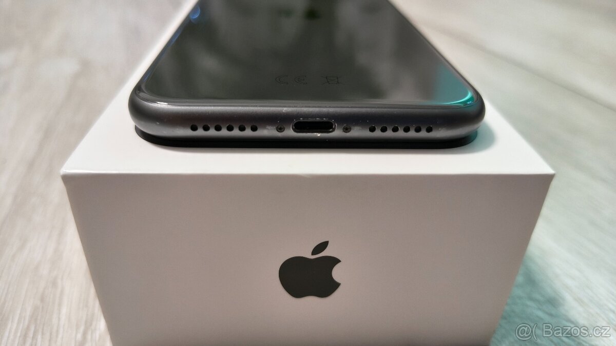 iPhone 11 64GB Black - 4