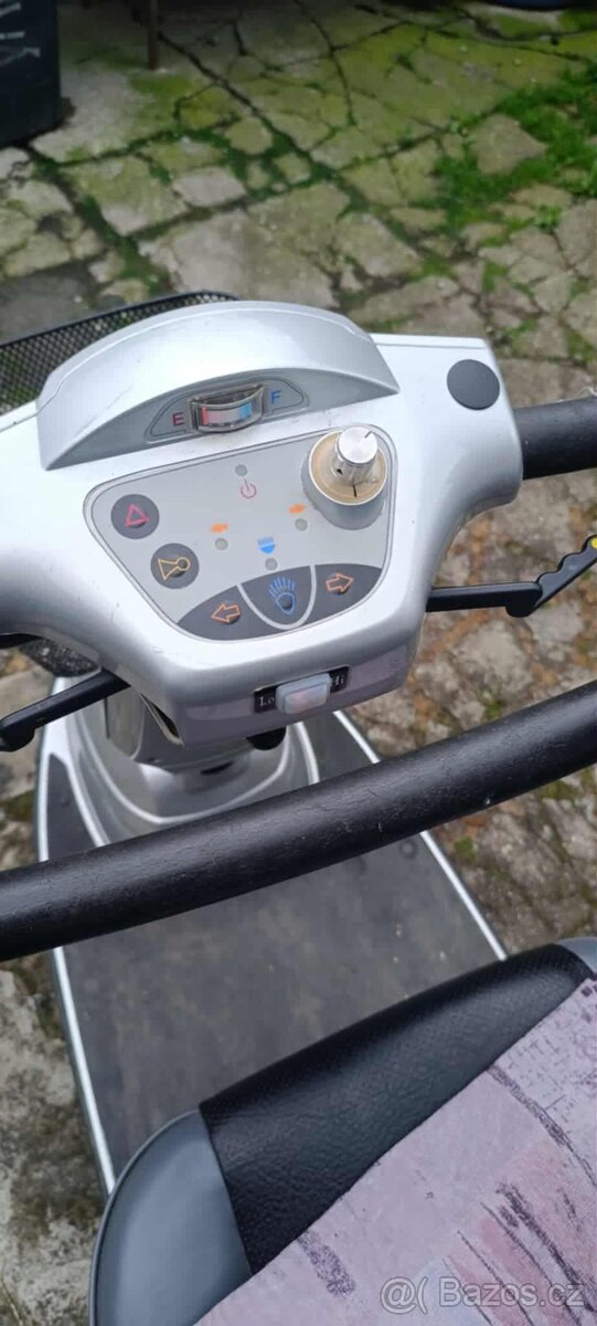 Elektrický invalidní vozík - 4