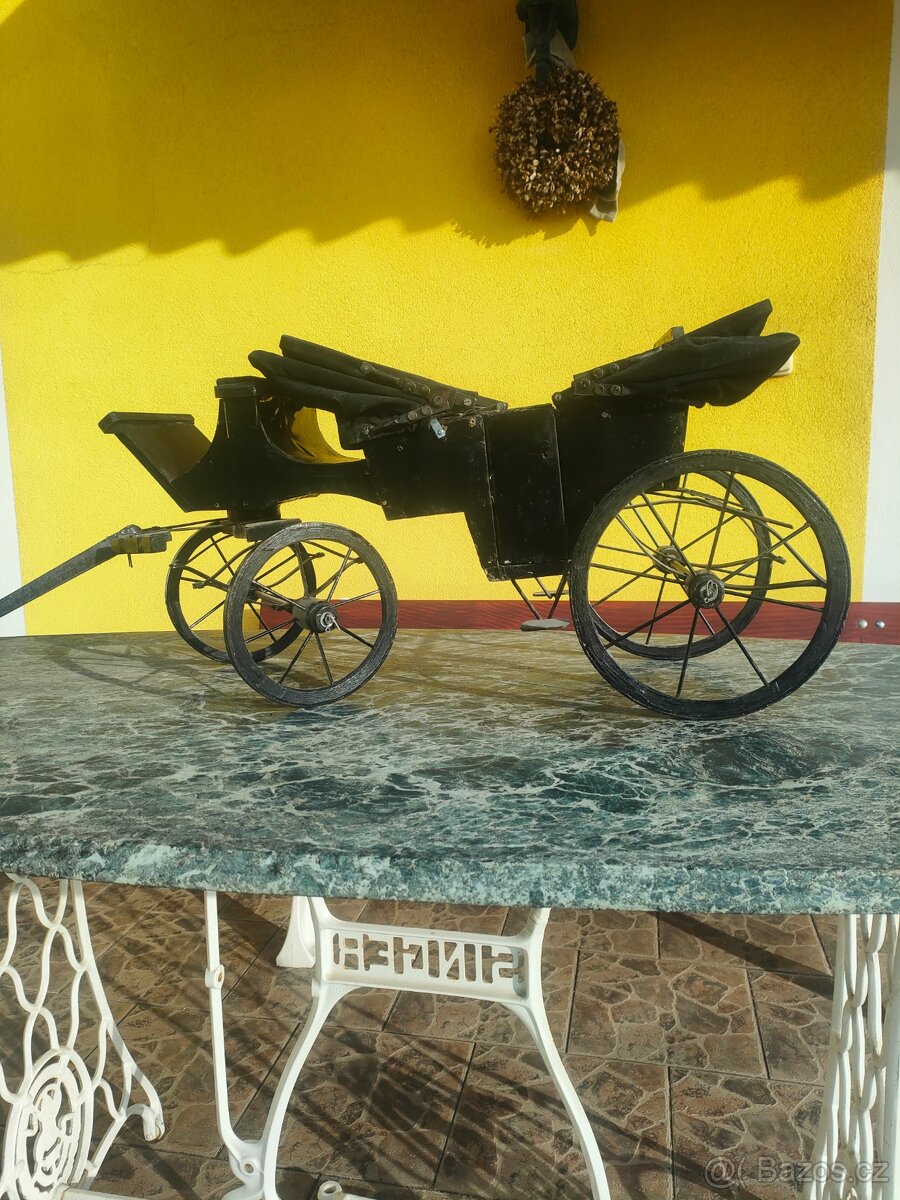 Starý koňský kočár pro panenky Landauer - 4