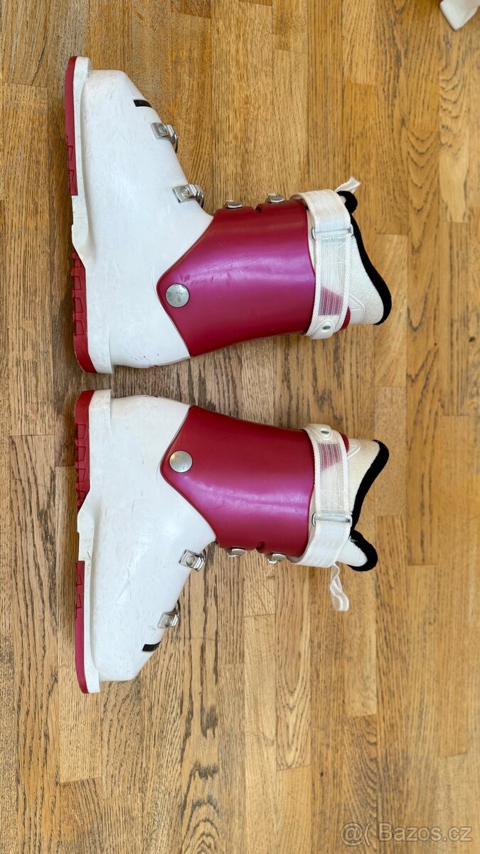 Dětská lyžařská sestava - lyže, lyžáky a hulky - 4