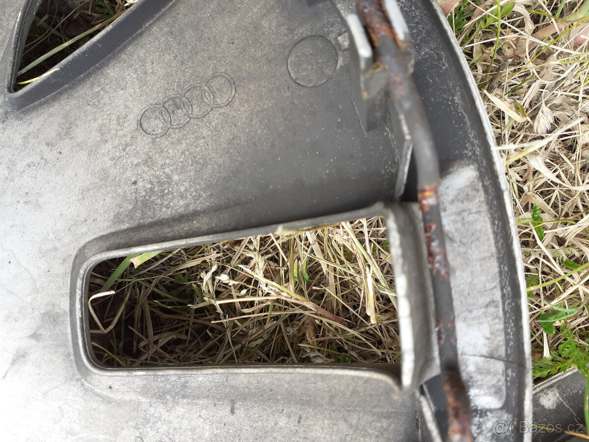 r16 originální plastové kryty kol - poklice AUDI - 4