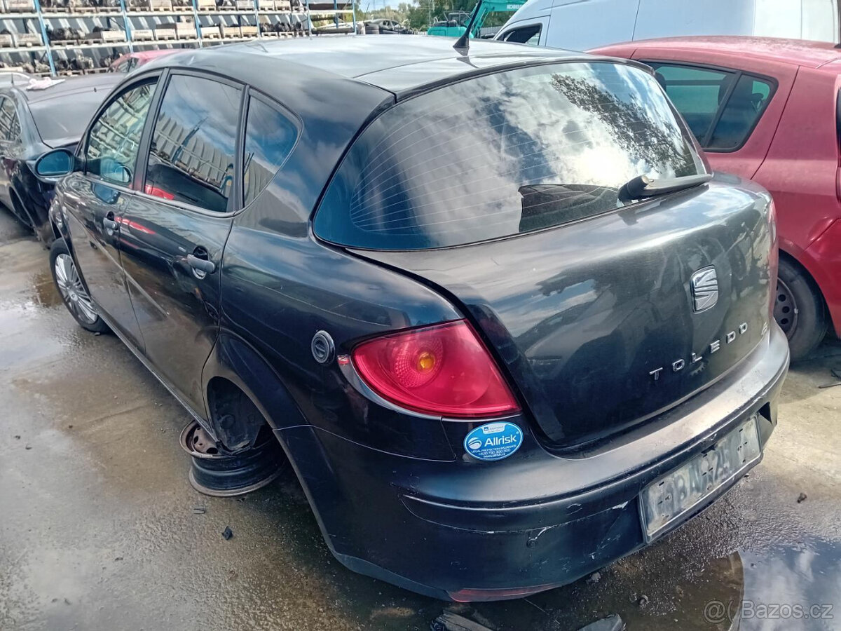 Seat Toledo 1.6 ( BSE ) 75kW r.2007 černá na náhradní díly - 4