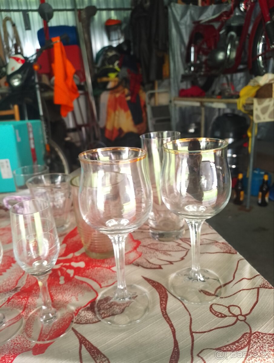 Nabízím od babičky skleničky hrníčky tácky dle foto - 4