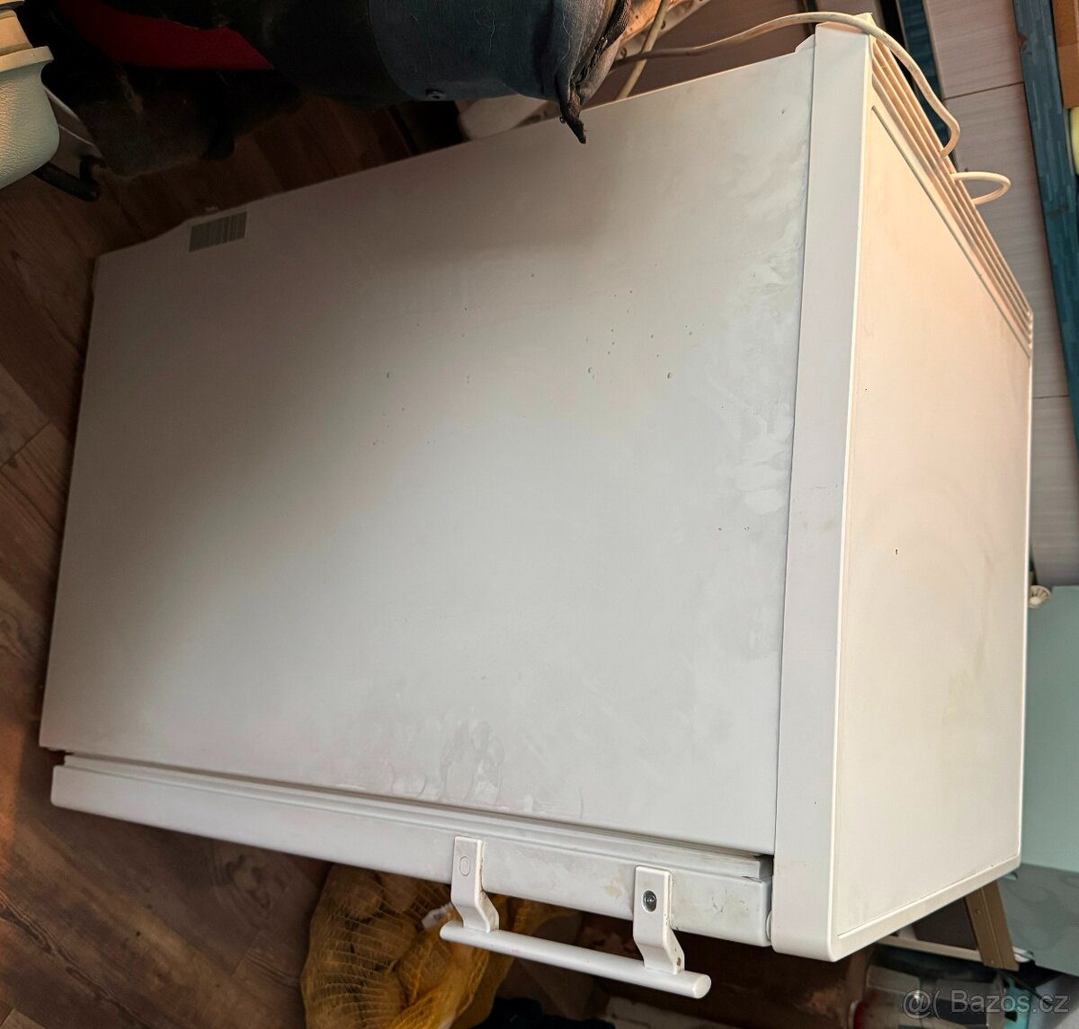 Prodám menší lednicí LIEBHERR s Mrazakem - 4