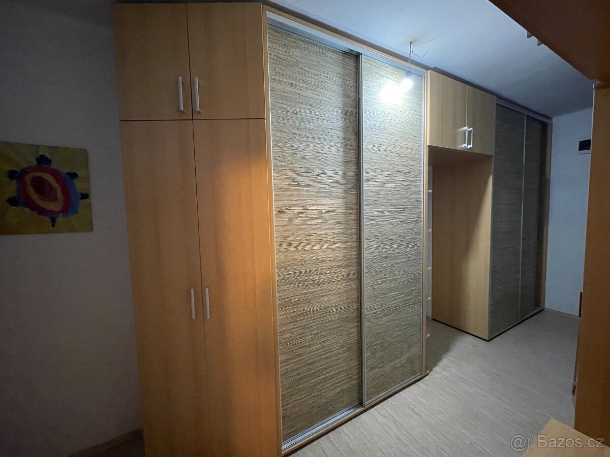 Předsíňová stěna, posuvné dveře - 4