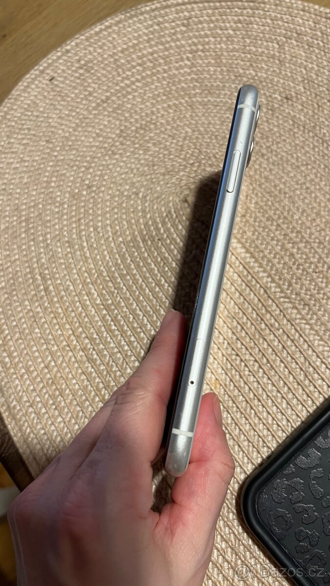 Prodám bílý iPhone 11 64GB - top stav - 4