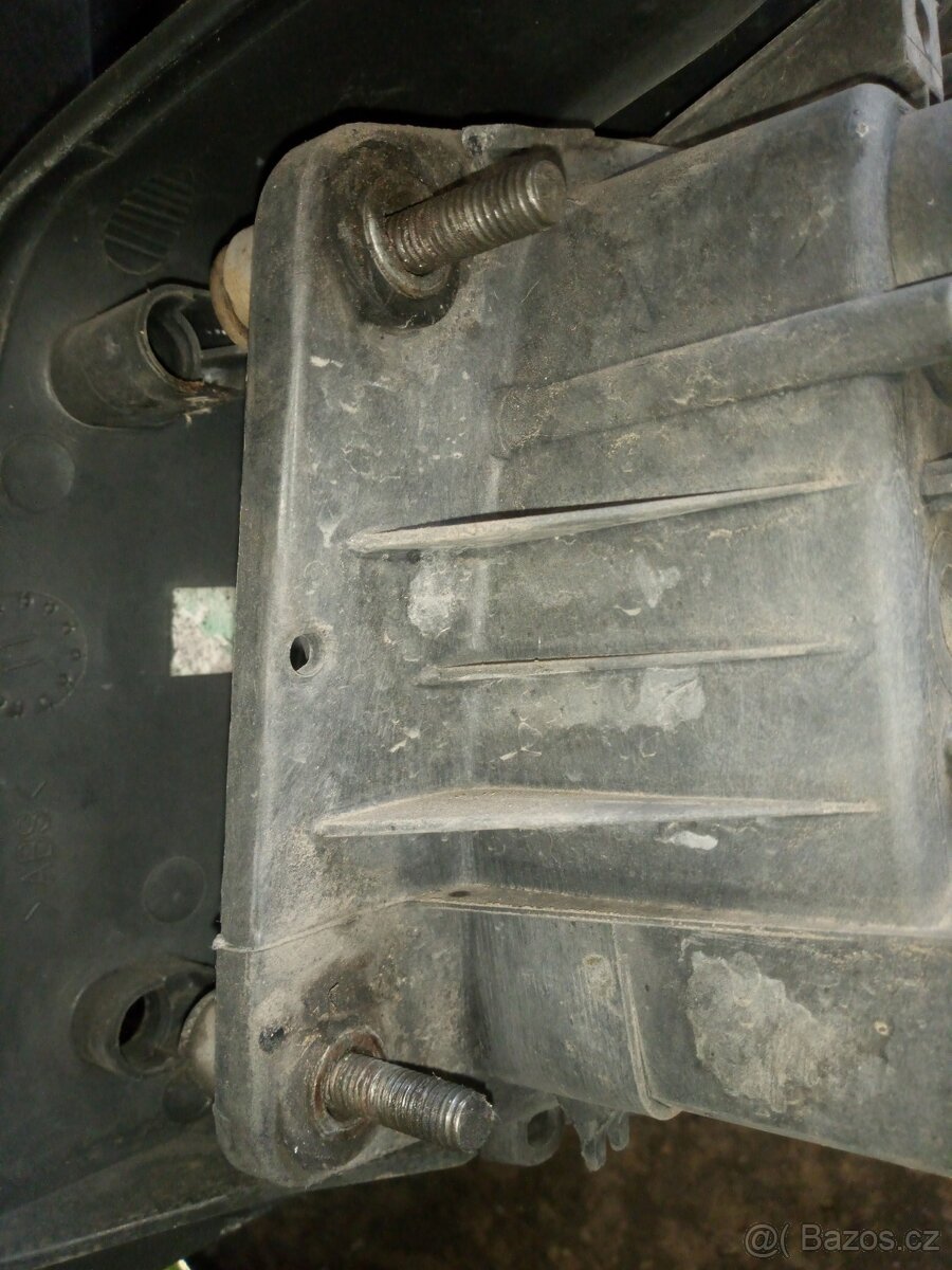 Světlomet Renault Midlum - 4