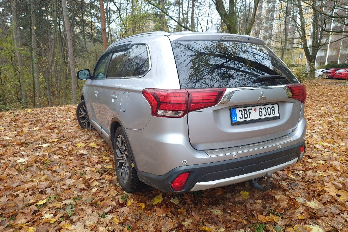 Mitsubishi Outlander 2.2DI-D, 4x4, 2017, automat, pádla. - 4