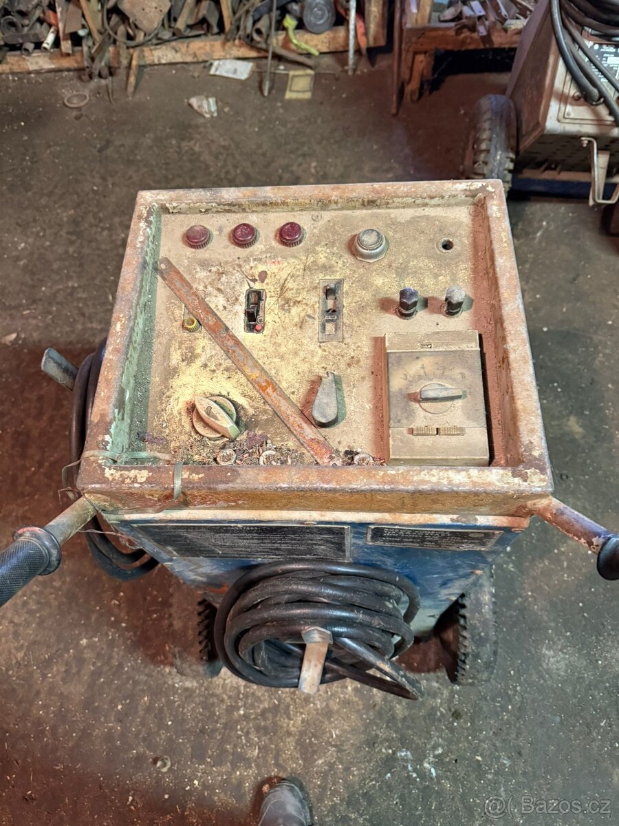 pila na železo, 2 x svářečka , bruska - 4